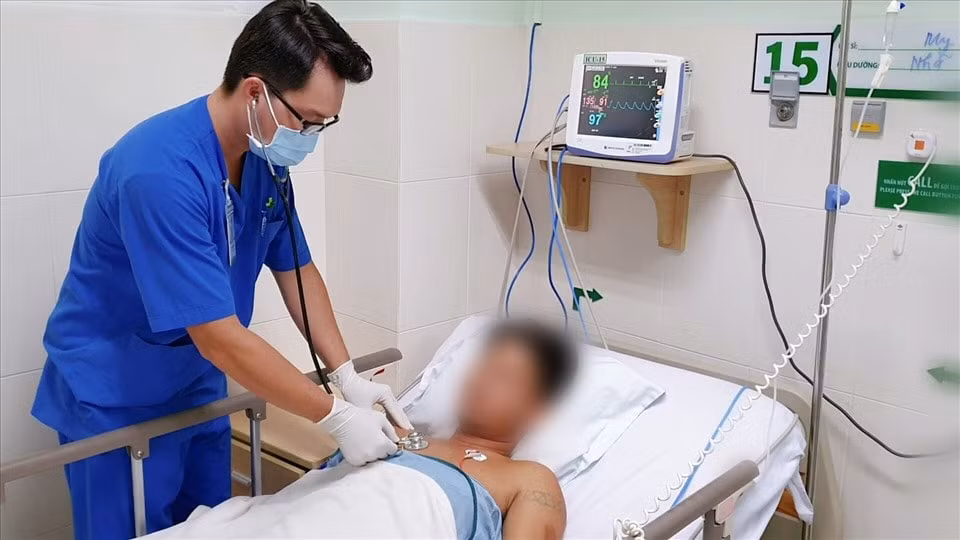 can tho cap cuu thanh cong benh nhan ngo doc trung coc hinh 1