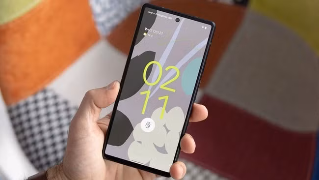 dien thoai pixel 6 nhan dien van tay cham google khang dinh do khong phai loi ma la tinh nang hinh 1
