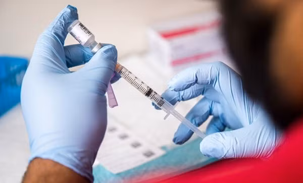 the gioi co the thieu 2 ty ong tiem vaccine covid 19 vao nam 2022 hinh 1