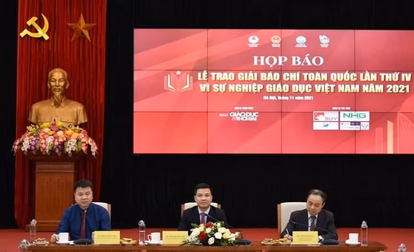 phan anh dam net ve doi song giao duc bam sat cac van de thoi su hinh 1