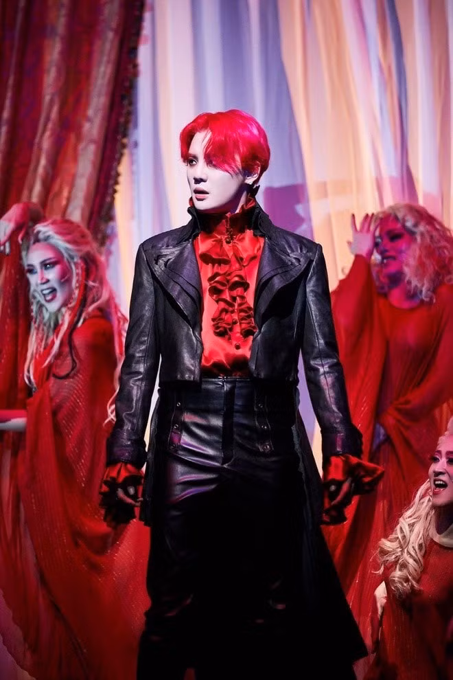 kim jun su xuat hien tro lai man anh sau 11 nam bi cam song hinh 2