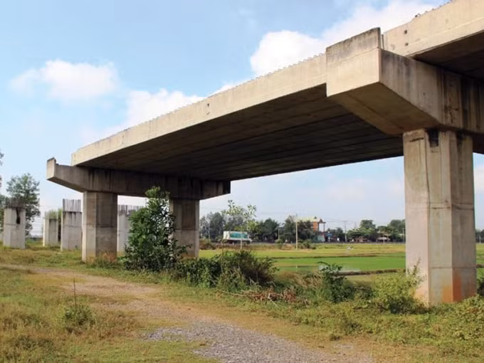 hon 3400 ty dong dau tu xay dung duong ho chi minh doan chon thanh duc hoa hinh 1