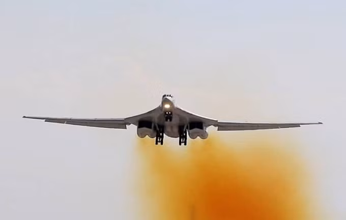 nga dieu hai may bay nem bom tu 160 tuan tra khong phan belarus hinh 1