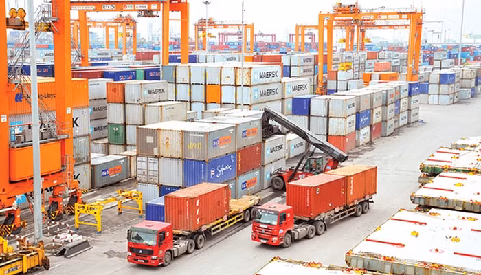 Tổng kim ngạch xuất nhập khẩu hàng hóa 4 tháng đầu năm 2019 ước tính đạt 156,8 tỷ USD (Ảnh TL)