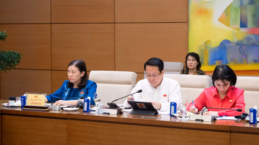 Đại biểu tham dự phiên họp (ảnh: Phạm Thắng).