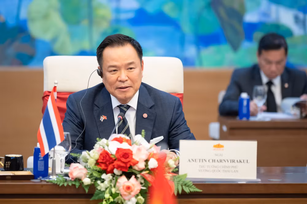 Thủ tướng Thái Lan Anutin Charnvirakul phát biểu tại cuộc hội kiến. Ảnh: Phạm Thắng
