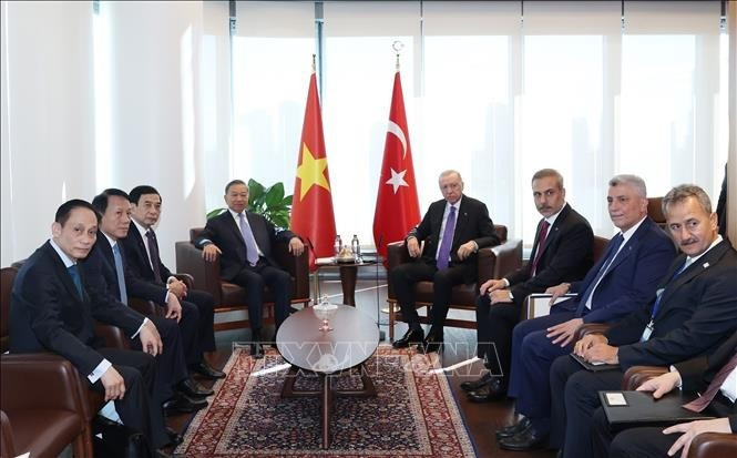 Tổng Bí thư, Chủ tịch nước Tô Lâm gặp Tổng thống Thổ Nhĩ Kỳ Recep Tayyip Erdogan. Ảnh: Thống Nhất/TTXVN