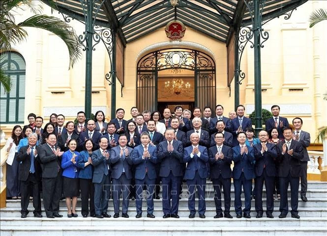 Tổng Bí thư, Chủ tịch nước Tô Lâm và đại diện Ban Chấp hành Liên hiệp các tổ chức hữu nghị Việt Nam khoá VII. Ảnh: Thống Nhất/TTXVN