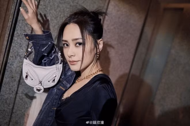 than tien ty ty chung han dong bi nghi hen ho voiban gai hinh 1