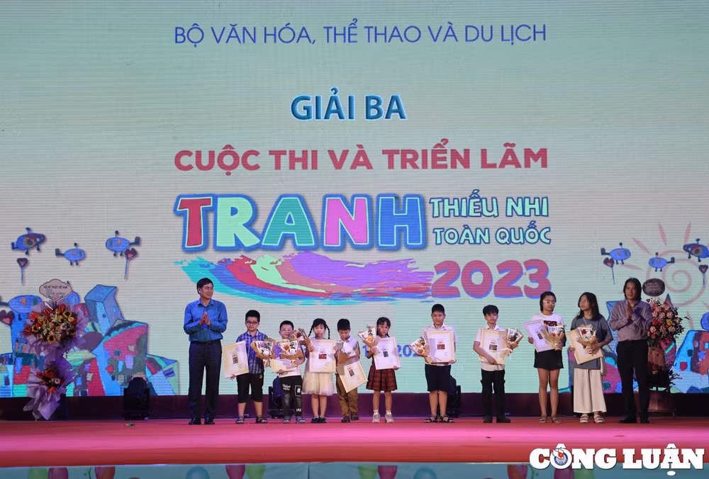 trao giai thuong cuoc thi va trien lam tranh thieu nhi toan quoc nam 2023 hinh 4