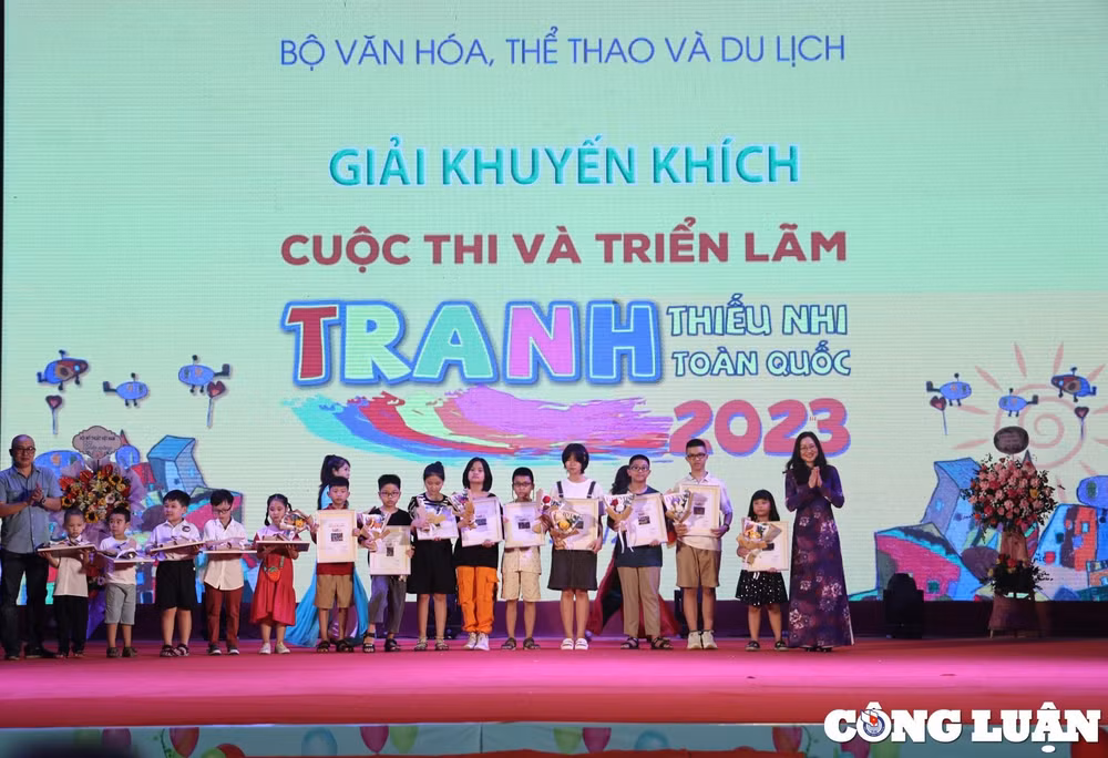 trao giai thuong cuoc thi va trien lam tranh thieu nhi toan quoc nam 2023 hinh 5