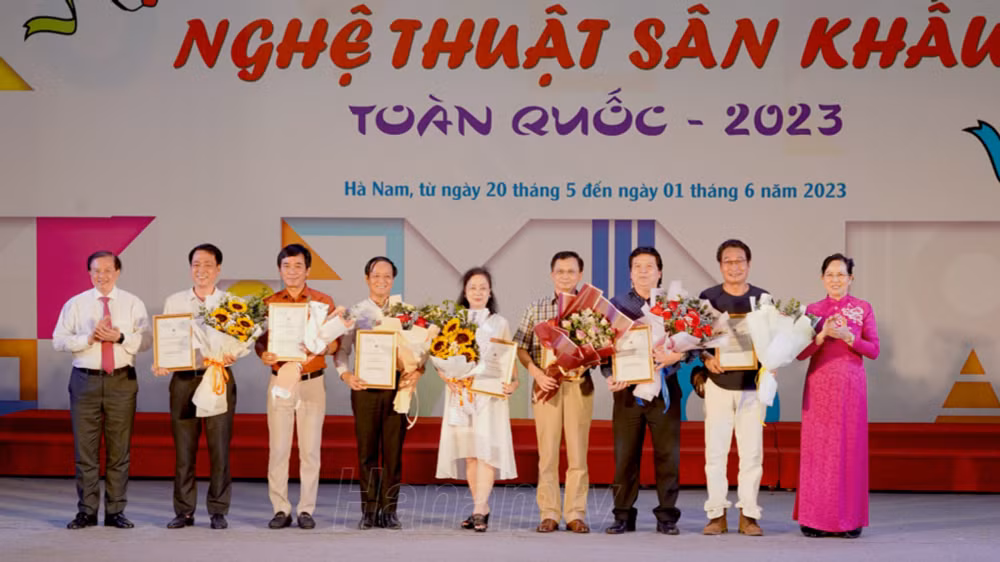 som hoan thien chinh sach dac thu de nghe si giu nghe va sang tao hinh 1