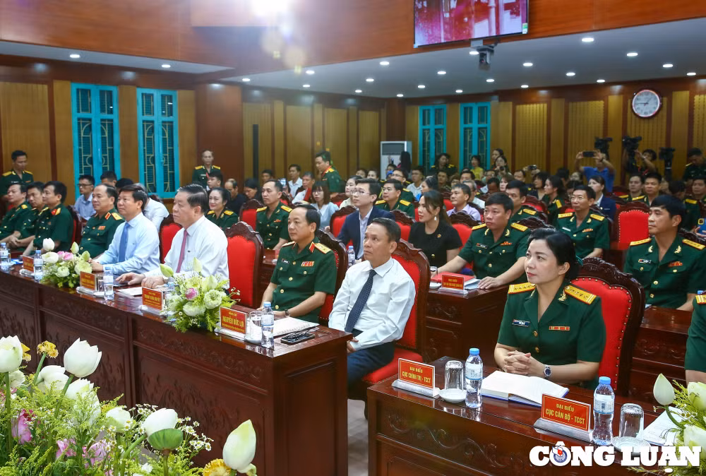 bao quan doi nhan dan trao giai cuoc thi viet nhung tam guong binh di ma cao quy lan thu 14 hinh 2