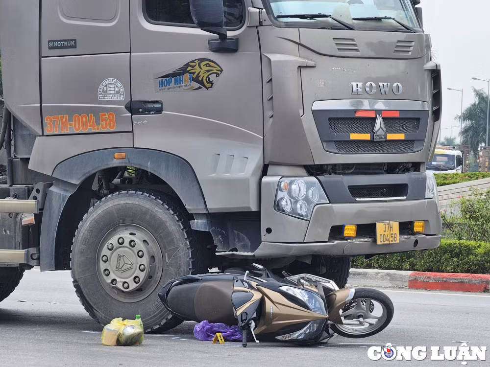 thanh hoa kinh hai va cham giao thong khien 1 nguoi tu vong tai cho hinh 2