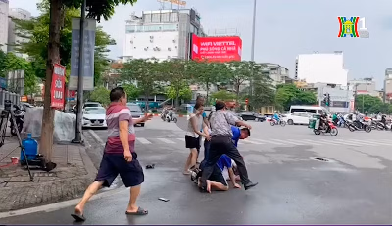 cung co ho so xu ly cac doi tuong hanh hung phong vien dai pt th ha noi khi dang tac nghiep hinh 1