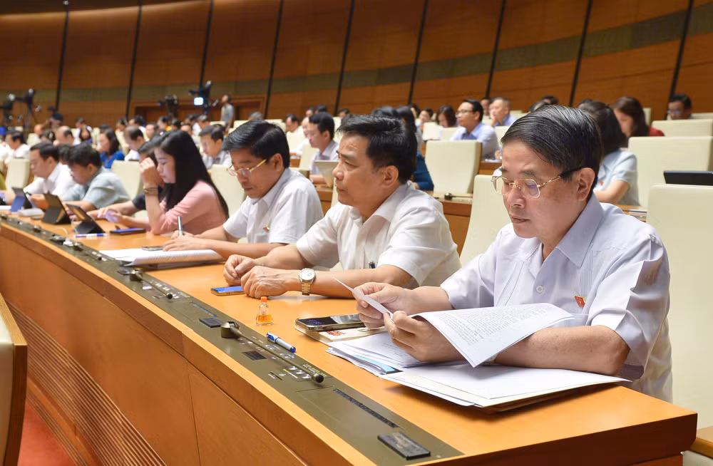 chu tich quoc hoi vuong dinh hue tan tam tan luc tich cuc tam huyet trach nhiem trong hoat dong chat van hinh 4