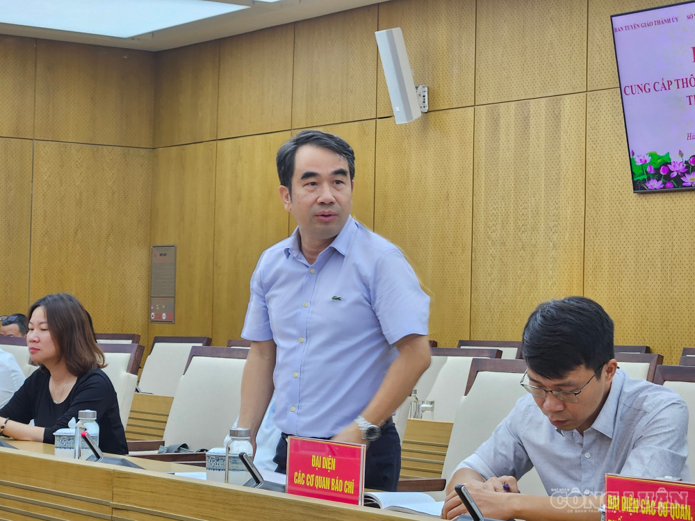 Tại hội nghị cung cấp thông tin và giao ban báo chí tháng 10 năm 2026 ngày 30/10, ông Nguyễn Minh Tuấn - Phó Giám đốc Sở Xây dựng Hải Phòng cung cấp thông tin cho báo chí. clo_br_1000282498.jpg
