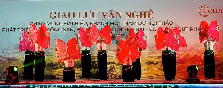 lang dong dem dai xoe thai hinh 2