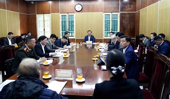 bi thu ha noi tiep cong dan va giai quyet 2 vu viec khieu nai to cao hinh 1
