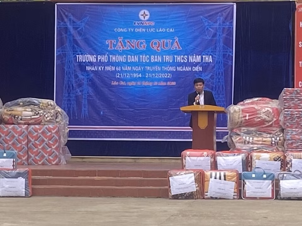 cong ty dien luc lao cai giup xa nam tha huyen van ban xay dung nong thon moi hinh 2