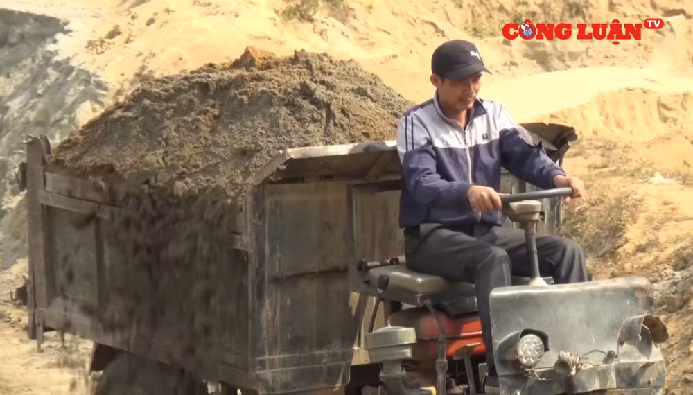 thanh hoa xe tu che cho cat tung hoanh tai phuong thieu duong hinh 1