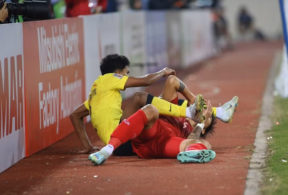 danh bai malaysia 3 0 doi tuyen viet nam vuon len dan dau bang b aff cup 2022 hinh 9