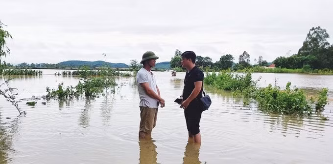 nguoi lam bao dong hanh cung nguoi dan vuot qua thu thach thien tai nam 2022 hinh 1