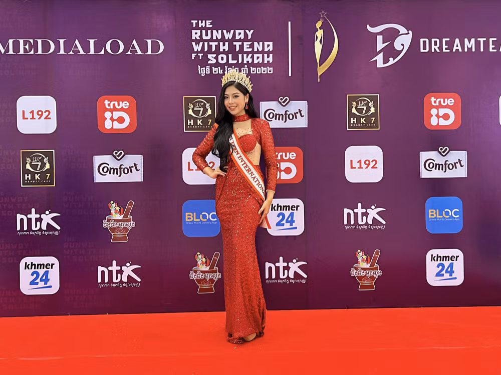 ngo ngoc gia han rang ro ngoi ghe giam khao miss teen international cambodia 2022 hinh 3