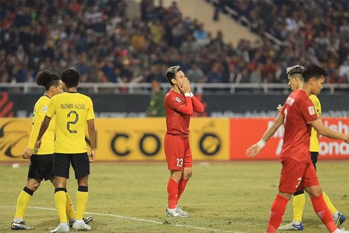 danh bai malaysia 3 0 doi tuyen viet nam vuon len dan dau bang b aff cup 2022 hinh 6