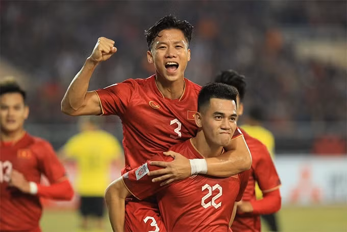 danh bai malaysia 3 0 doi tuyen viet nam vuon len dan dau bang b aff cup 2022 hinh 4
