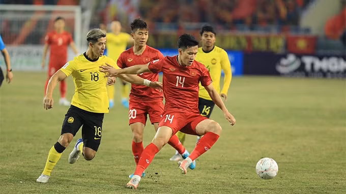 danh bai malaysia 3 0 doi tuyen viet nam vuon len dan dau bang b aff cup 2022 hinh 2