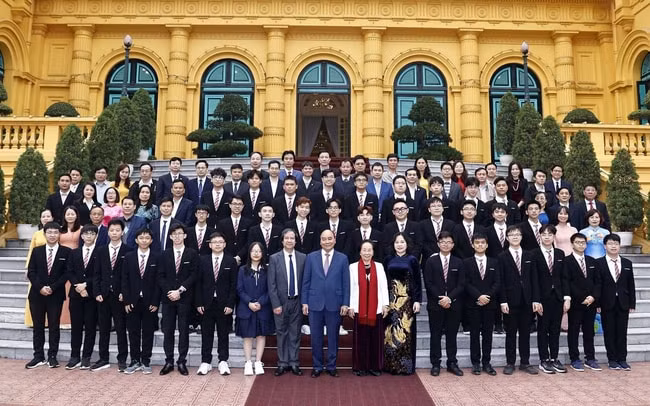 chu tich nuoc gap mat hoc sinh doat giai ky thi olympic va khoa hoc ky thuat quoc te 2022 hinh 2