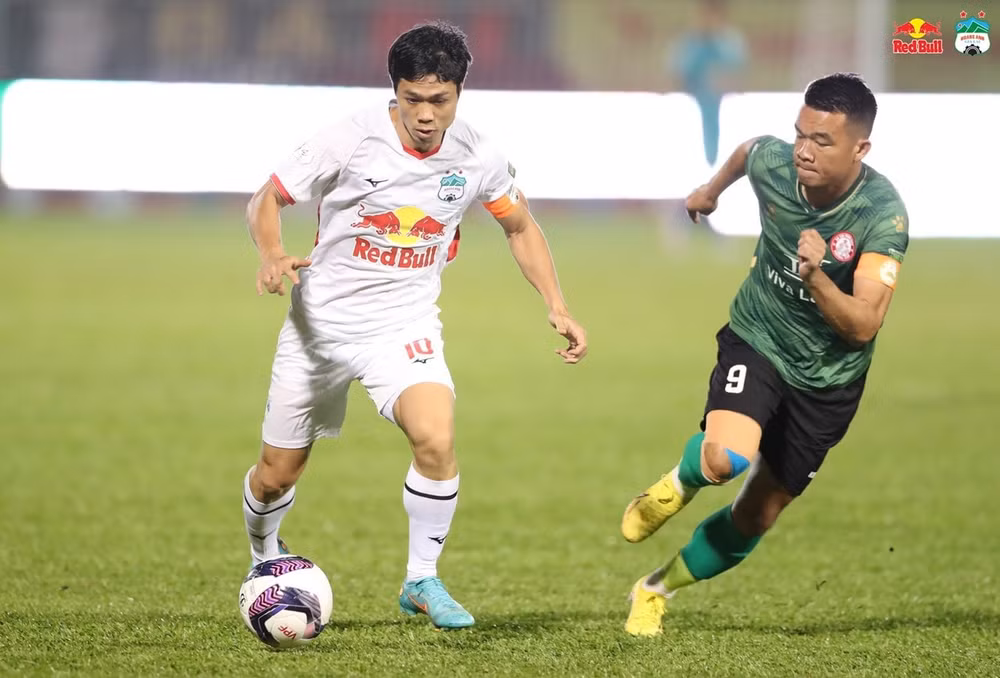 cong phuong chinh thuc ky hop dong 2 nam voi yokohama hinh 2