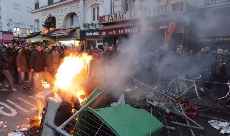 xa sung vao cong dong nguoi kurd o paris 3 nguoi thiet mang hinh 2
