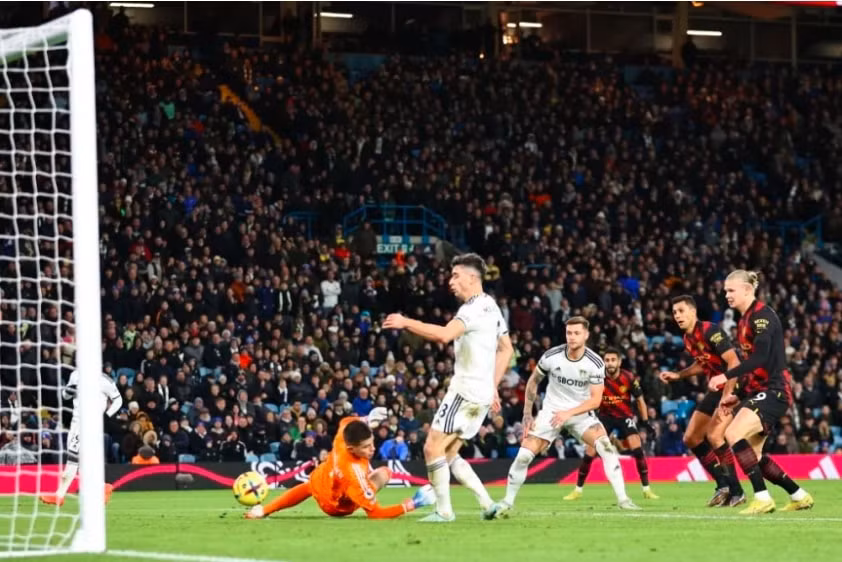 haaland lap cu dup man city de dang danh bai leeds hinh 3