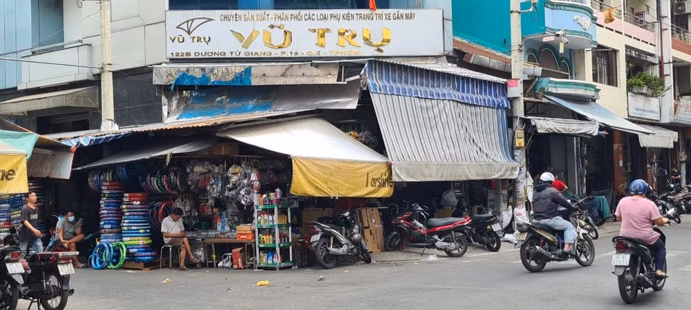 kiem tra cho ban phu tung xe lon nhat phia nam phat hien nhieu san pham nghi gia hinh 2