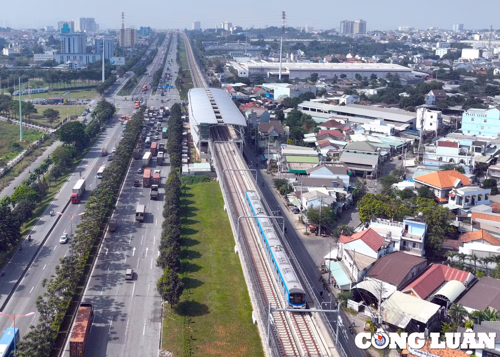 ngam doan tau lan dau tien lan banh tren cong trinh metro so 1 ben thanh suoi tien hinh 9