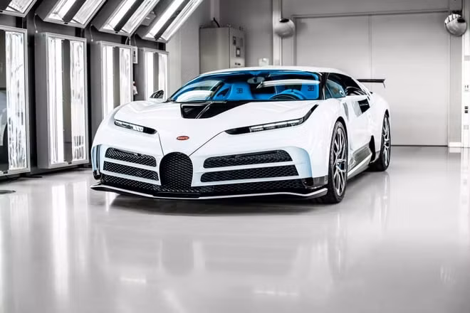 bugatti xuat xuong chiec sieu xe centodieci cuoi cung hinh 1