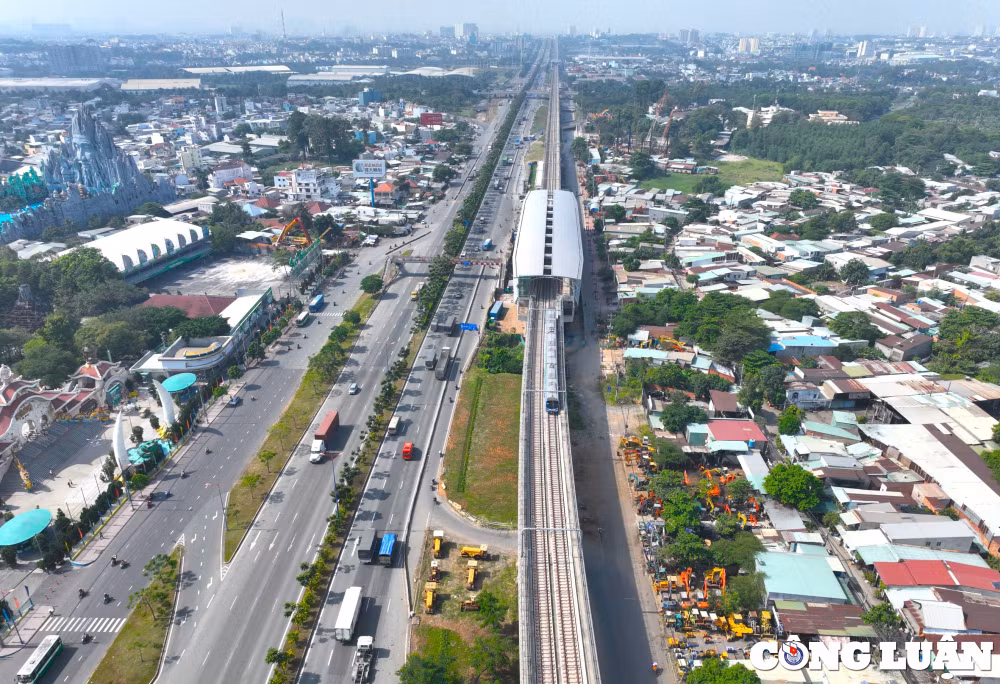 ngam doan tau lan dau tien lan banh tren cong trinh metro so 1 ben thanh suoi tien hinh 8