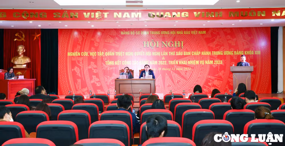 dang uy co quan tu hoi nha bao viet namtiep tuc doi moi toan dien nang cao chat luong cong tac xay dung dang hinh 4