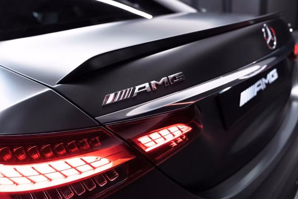 mercedes amg e 63 s 4matic final edition ra mat tai nhat ban gia ban hon 180000 usd hinh 10