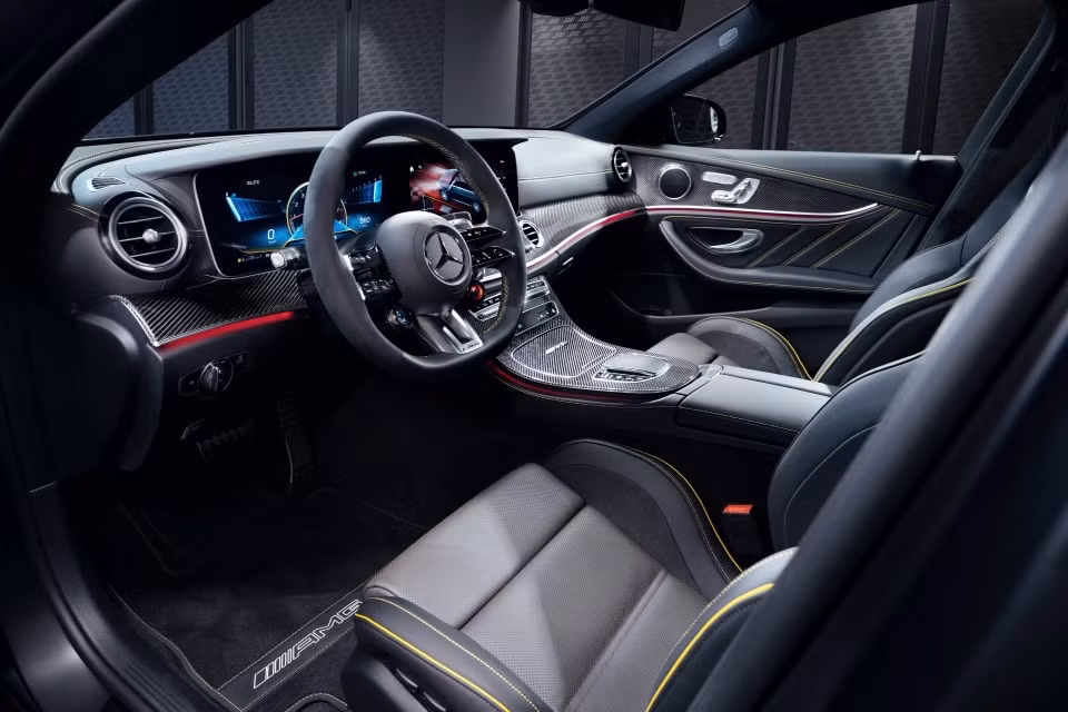 mercedes amg e 63 s 4matic final edition ra mat tai nhat ban gia ban hon 180000 usd hinh 3