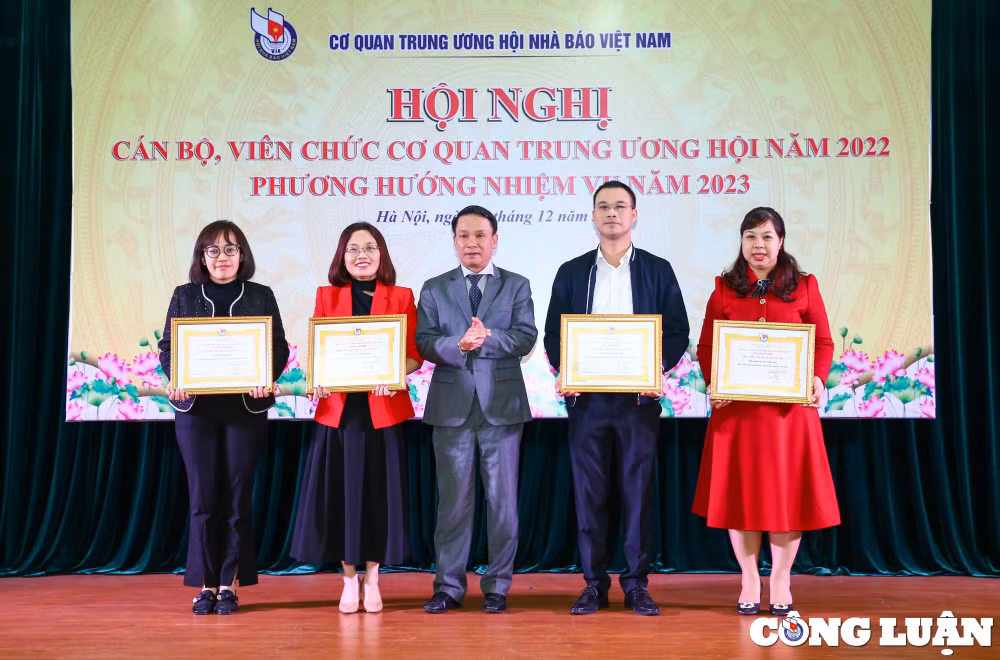 co quan trung uong hoi nha bao viet nam nang cao hieu qua cong tac va kien toan bo may can bo hinh 6