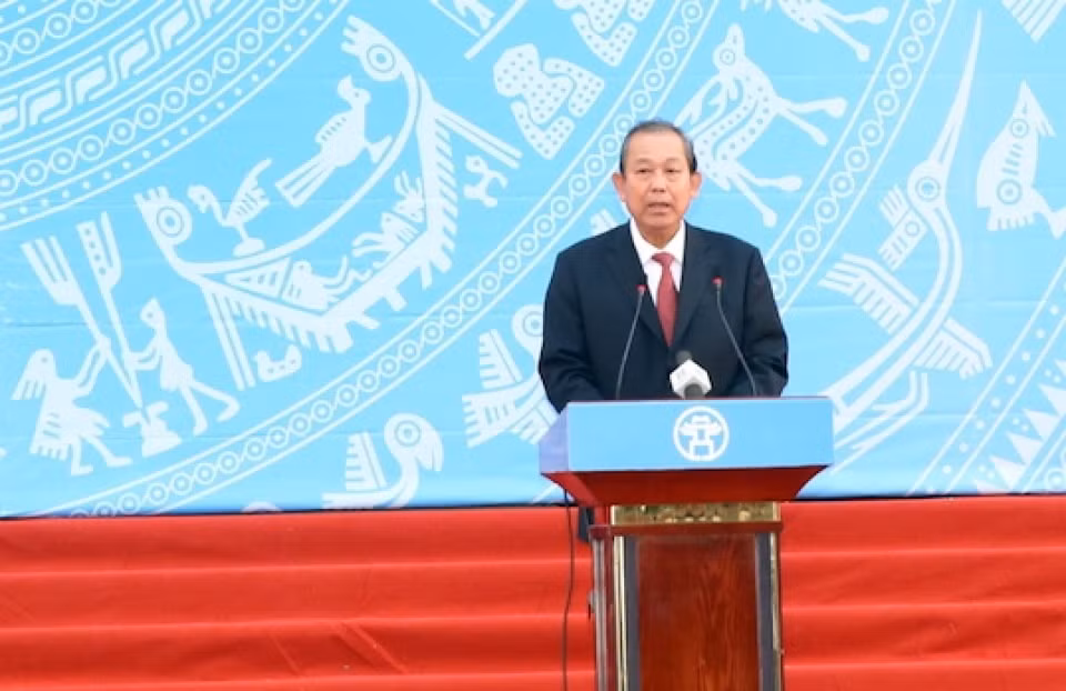 Phó Thủ tướng Thường trực Chính phủ Trương Hòa Bình phát biểu chỉ đạo tại một buổi lễ ra quân phát động Năm ATGT. Ảnh: VGP