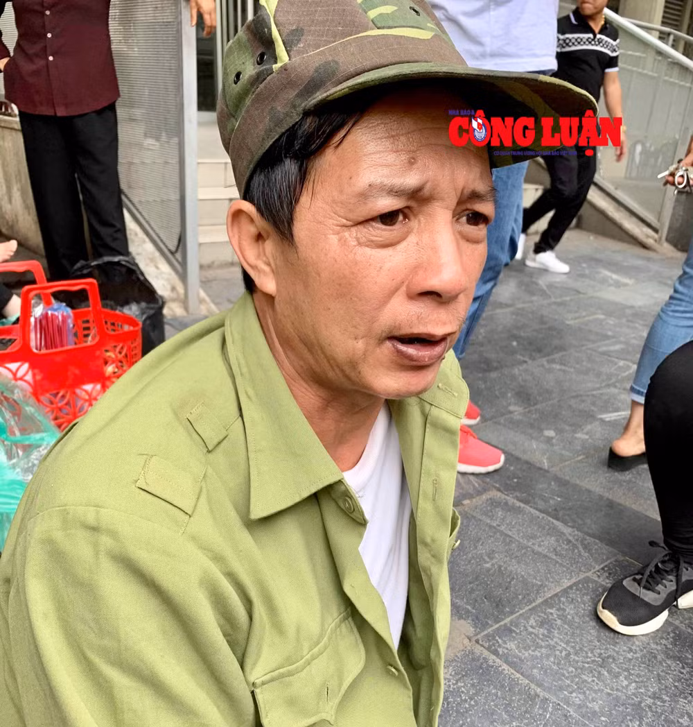 Ông Nguyễn Bình Minh (cha đẻ bệnh nhân tử vong) đau đớn sau sự ra đi đột ngột của con gái
