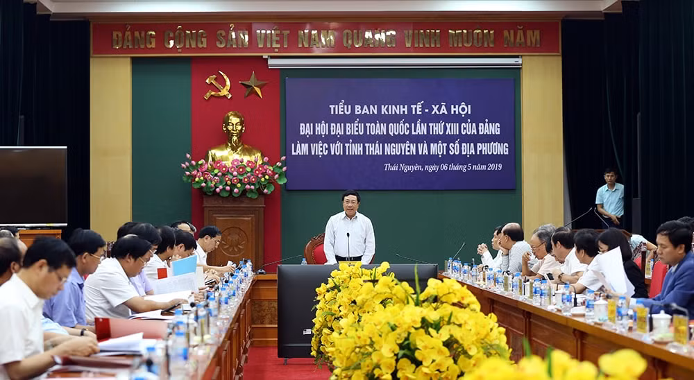 Phó Thủ tướng Phạm Bình Minh chủ trì buổi làm việc. Ảnh: VGP