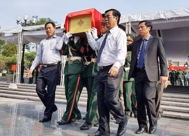 26 hài cốt các liệt sĩ được tổ chức an táng ở Nghĩa trang liệt sĩ Quốc gia Đường 9. Ảnh CTV