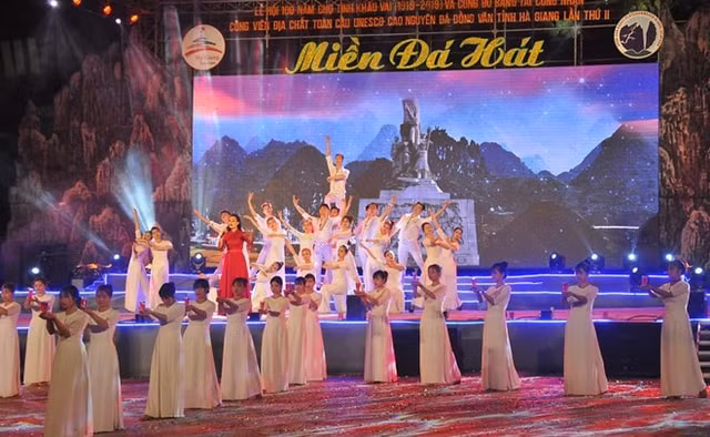 Chương trình văn nghệ đặc biệt 