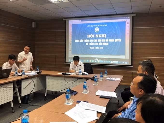 Đại diện các bộ, ngành thông tin về công tác nhân quyền và thông tin đối ngoại. Ảnh: anninhthudo.