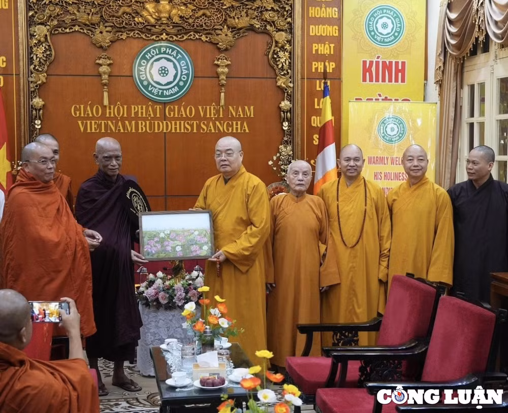 duc tang thong myanmar den tham viet nam mua phat dan hinh 1
